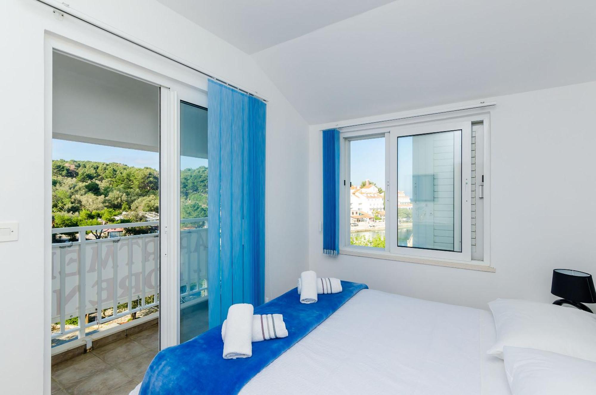 Apartments Lorena Mljet Pomena Exterior photo