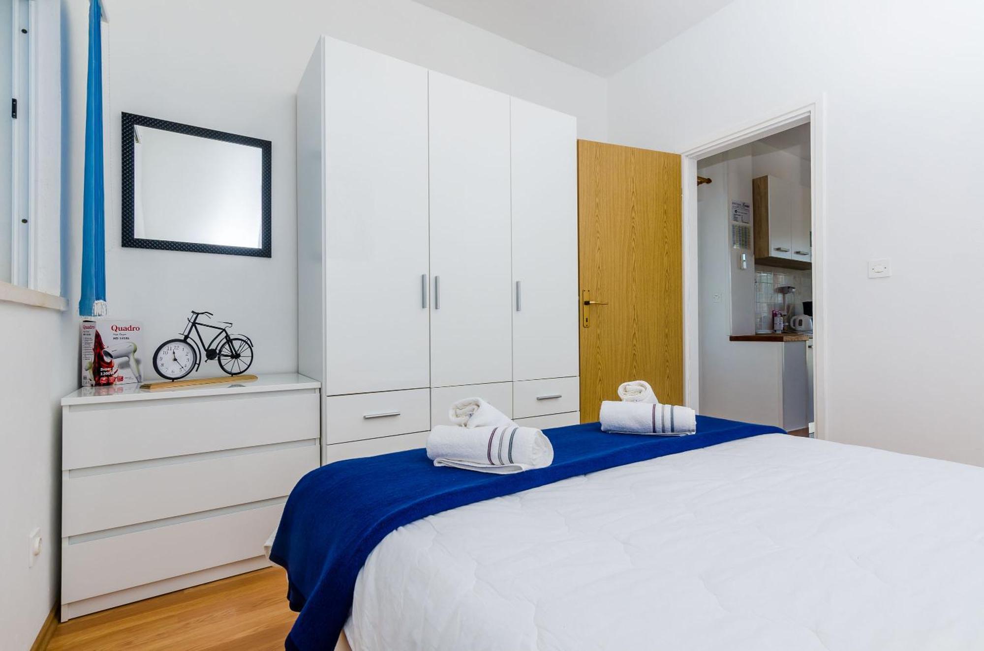 Apartments Lorena Mljet Pomena Exterior photo