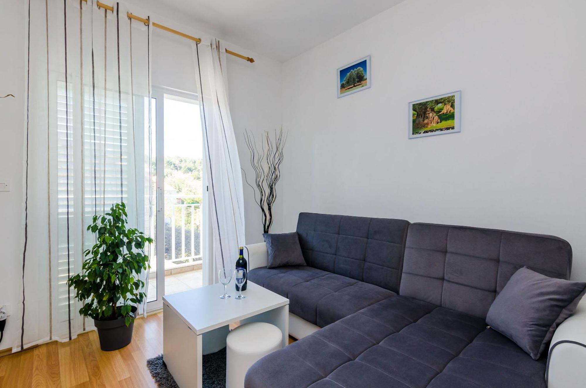 Apartments Lorena Mljet Pomena Exterior photo