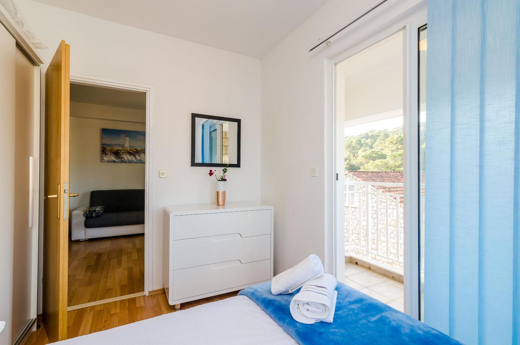 Apartments Lorena Mljet Pomena Exterior photo