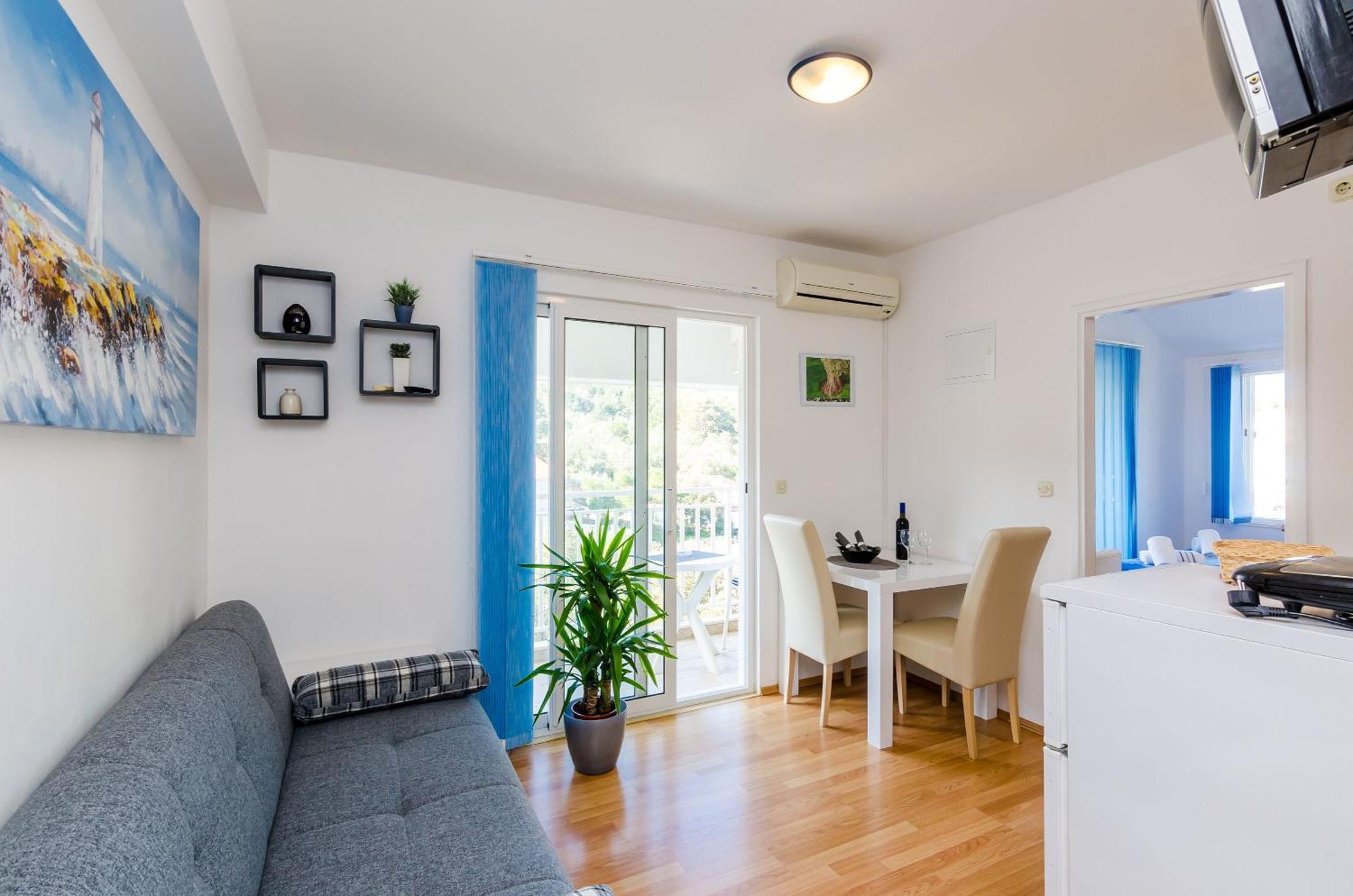 Apartments Lorena Mljet Pomena Exterior photo