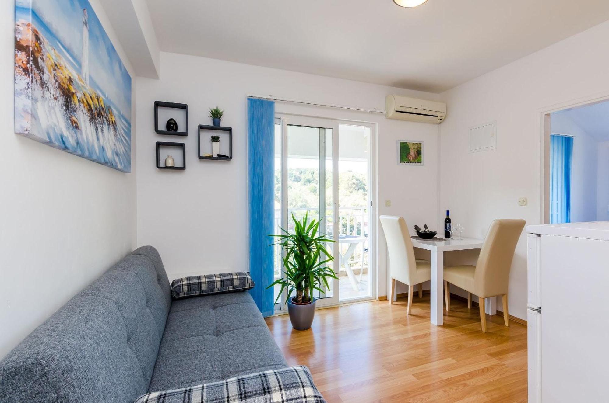 Apartments Lorena Mljet Pomena Exterior photo
