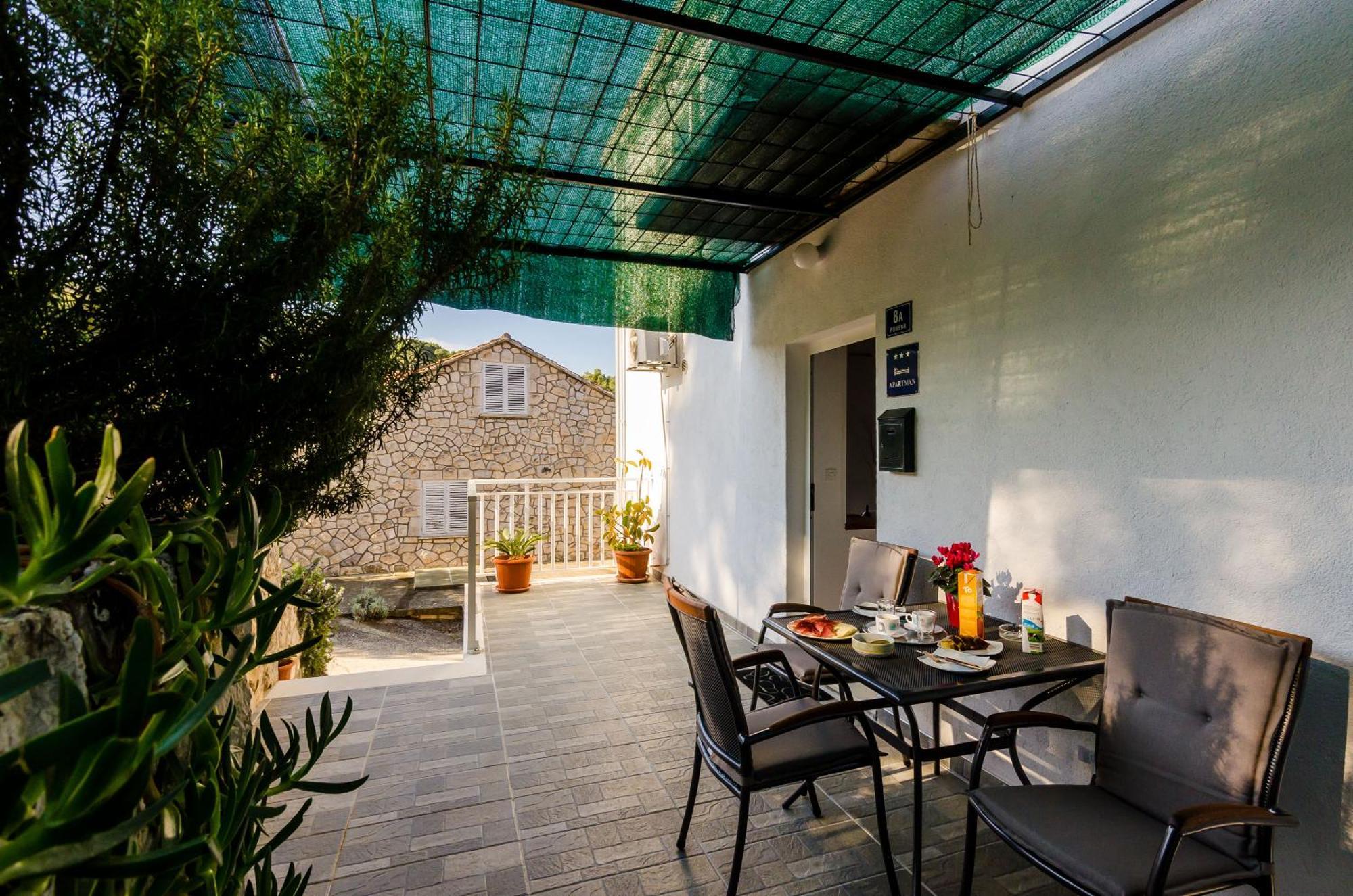 Apartments Lorena Mljet Pomena Exterior photo