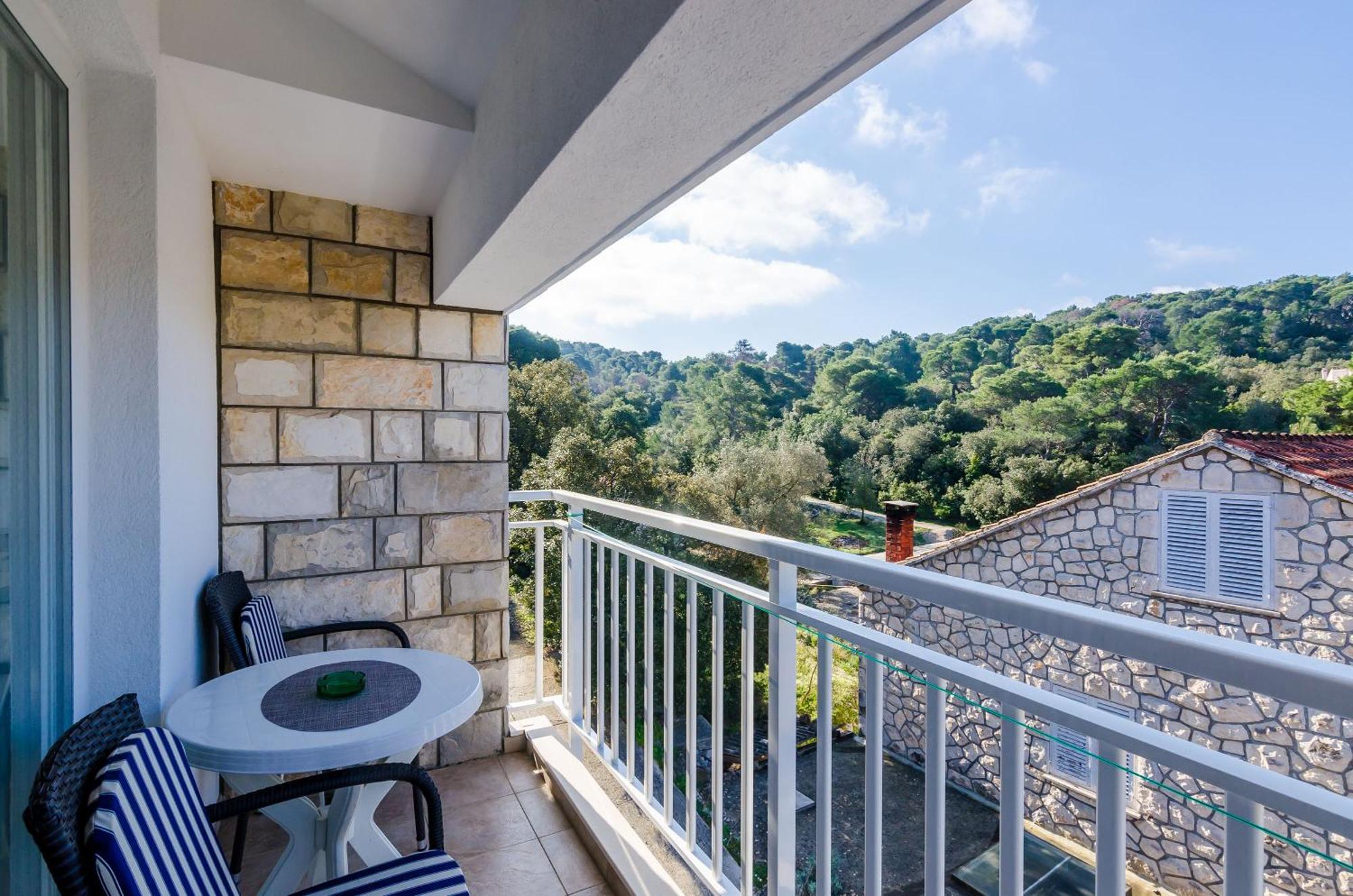 Apartments Lorena Mljet Pomena Exterior photo