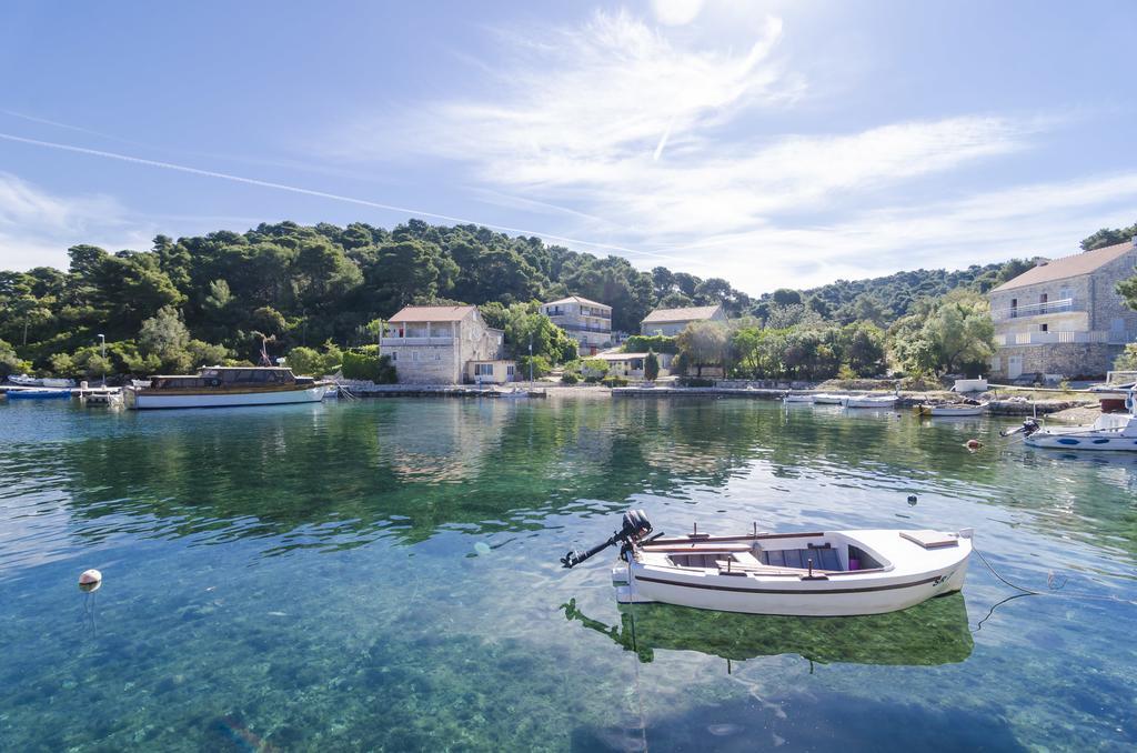 Apartments Lorena Mljet Pomena Exterior photo