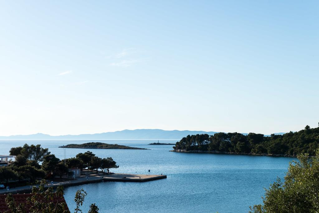 Apartments Lorena Mljet Pomena Exterior photo