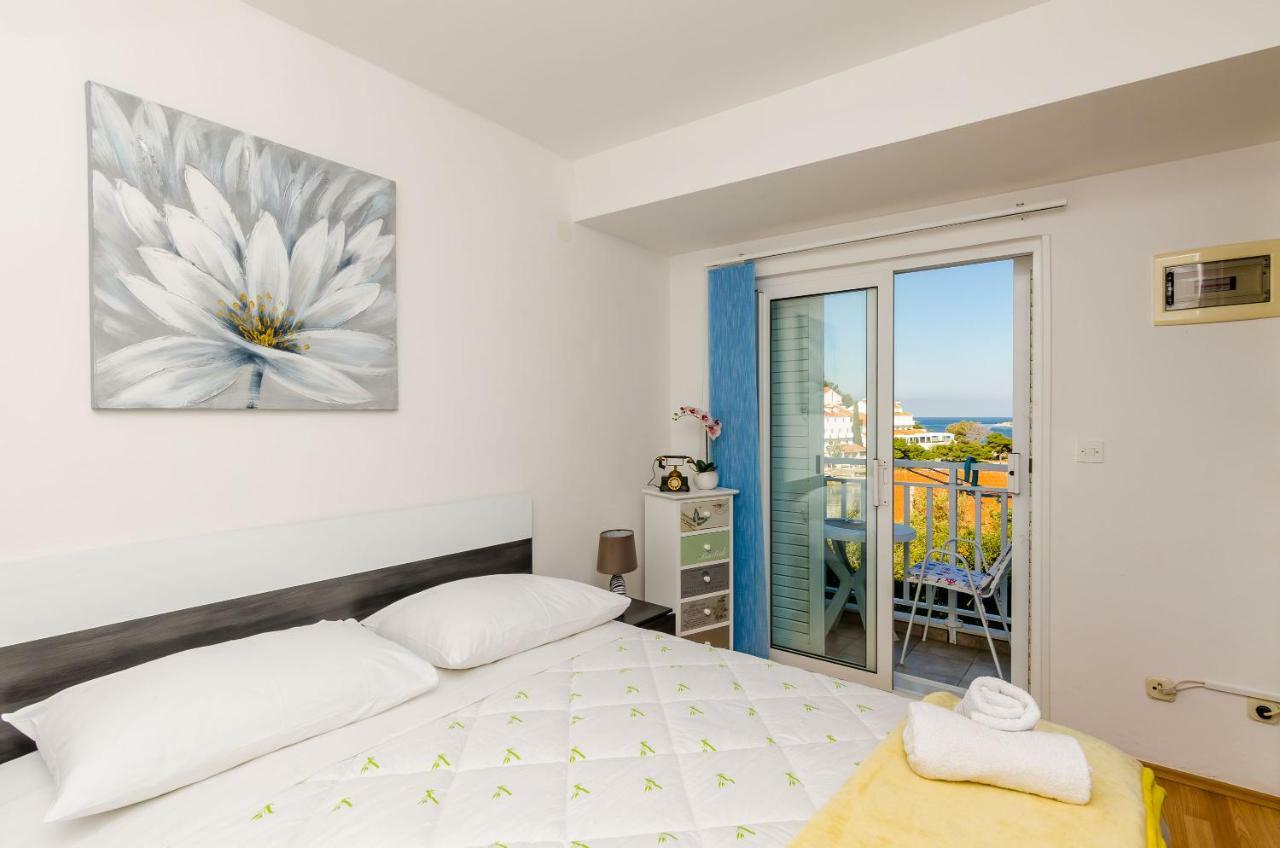 Apartments Lorena Mljet Pomena Exterior photo