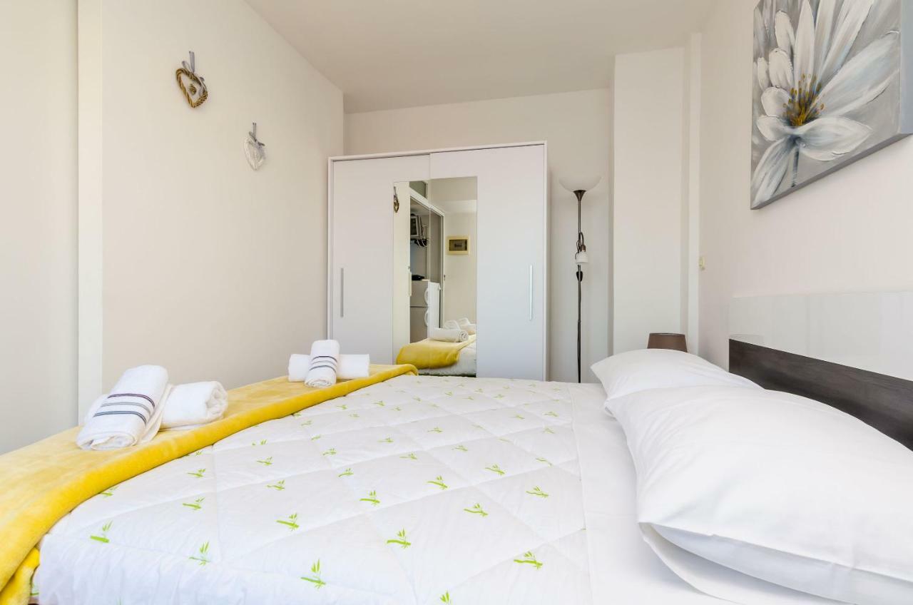 Apartments Lorena Mljet Pomena Exterior photo