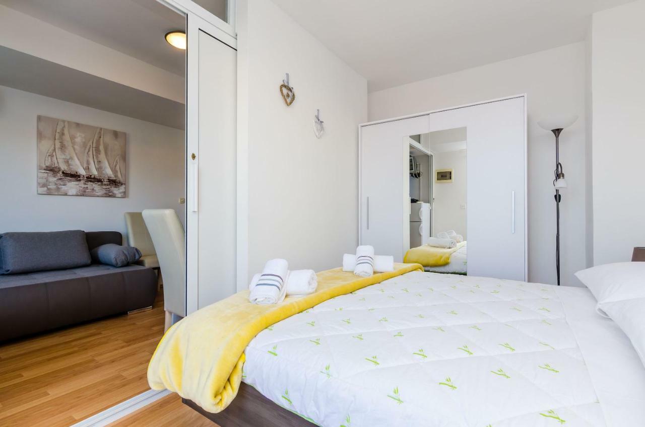 Apartments Lorena Mljet Pomena Exterior photo