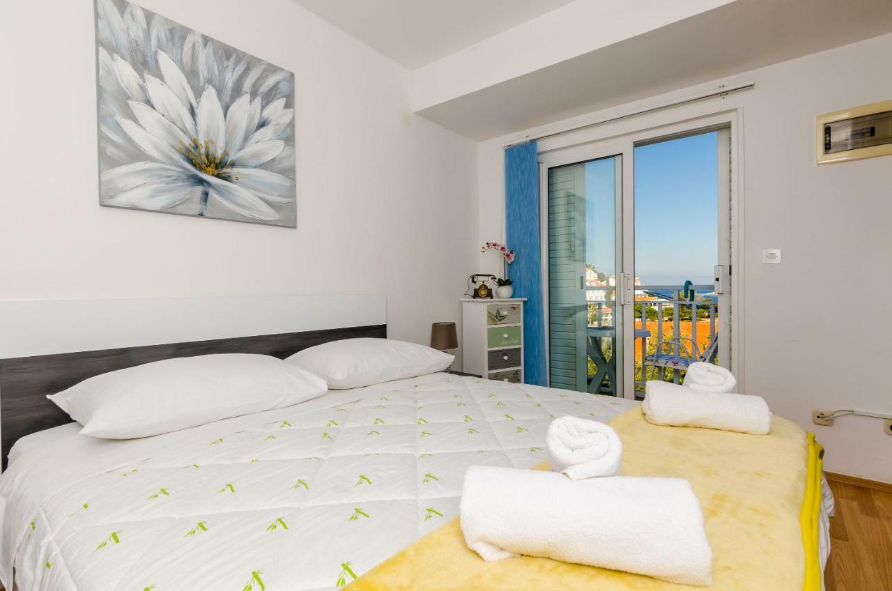 Apartments Lorena Mljet Pomena Exterior photo