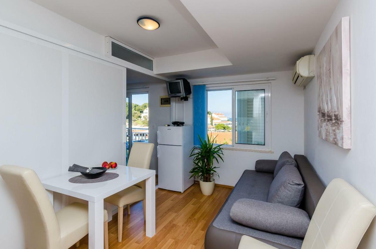 Apartments Lorena Mljet Pomena Exterior photo