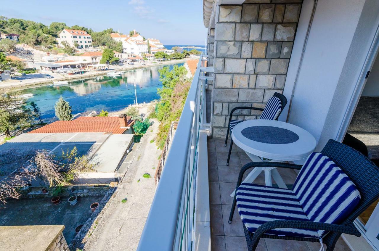 Apartments Lorena Mljet Pomena Exterior photo